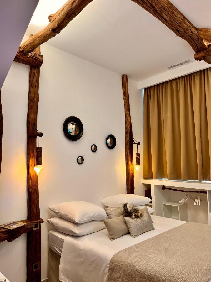 Tamarin & Capucin Suite Balneo Aubagne Bagian luar foto