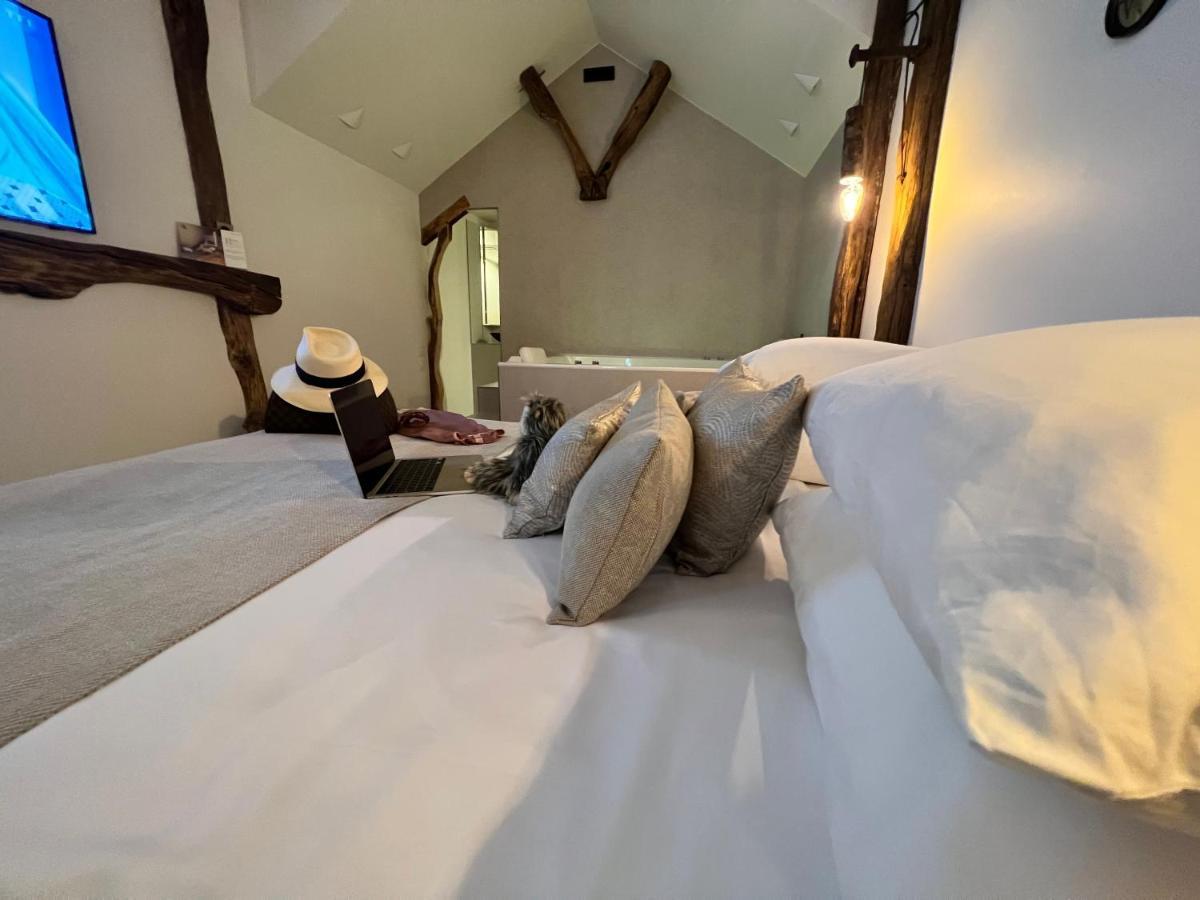 Tamarin & Capucin Suite Balneo Aubagne Bagian luar foto