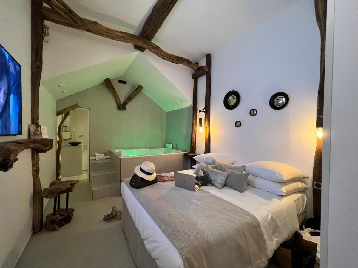 Tamarin & Capucin Suite Balneo Aubagne Bagian luar foto