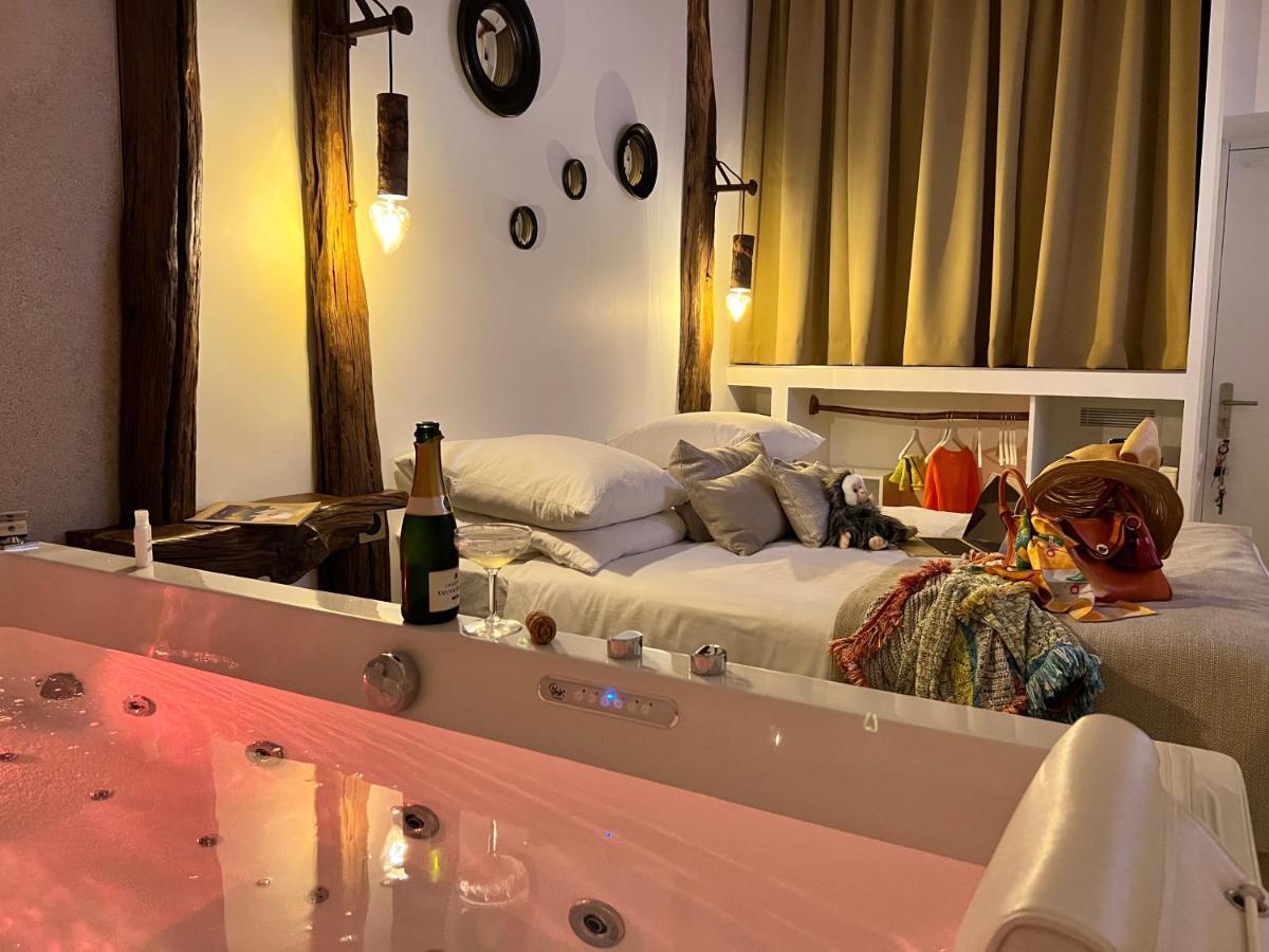 Tamarin & Capucin Suite Balneo Aubagne Bagian luar foto