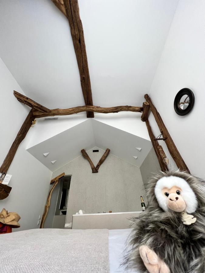 Tamarin & Capucin Suite Balneo Aubagne Bagian luar foto