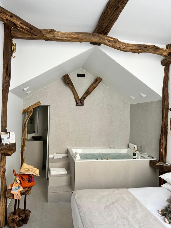 Tamarin & Capucin Suite Balneo Aubagne Bagian luar foto